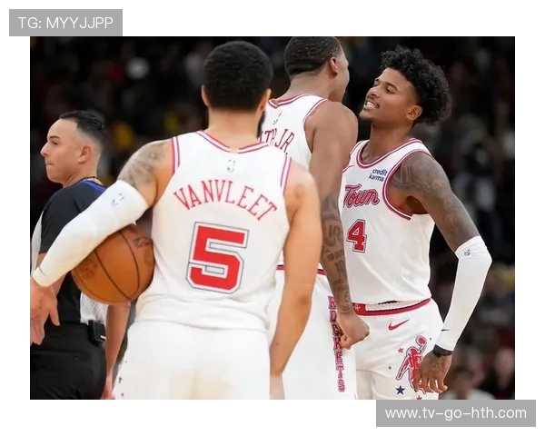 魔术队迎战热火队全场激战 谁能在季后赛席位争夺战中脱颖而出