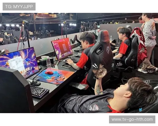 电竞赛事全程比分实时更新及精彩回顾分析,带你看比赛背后的精彩瞬间 电竞赛事全程比分实时更新及精彩回顾分析,带你看比赛背后的精彩瞬间