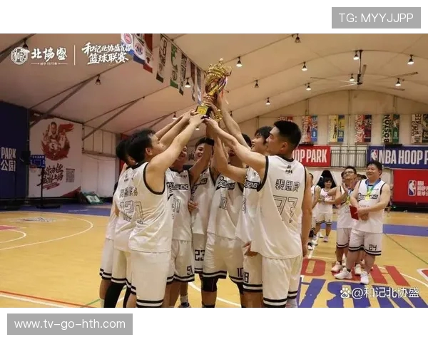 篮球精神激发团队力量共筑拼搏梦想引领青春奋进之光 篮球精神激发团队力量共筑拼搏梦想引领青春奋进之光