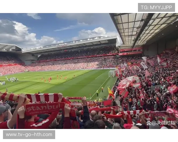 曼联迎战强敌,豪取三分誓言再创辉煌,球迷期待大胜再燃夺冠希望 曼联迎战强敌,豪取三分誓言再创辉煌,球迷期待大胜再燃夺冠希望