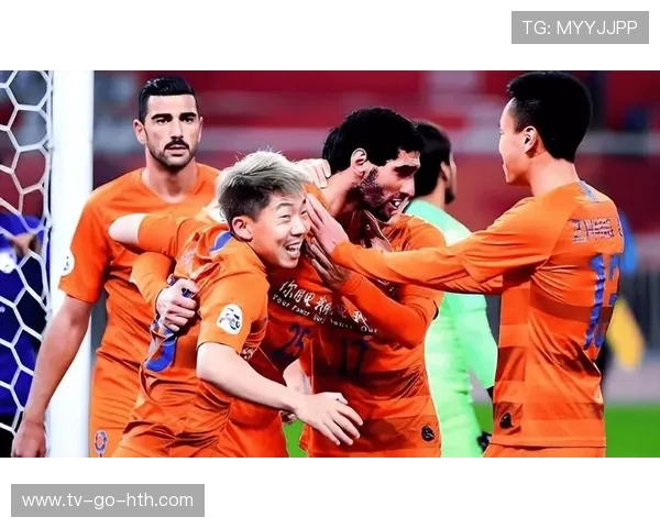 国安队与鲁能激战正酣谁能在这场巅峰对决中笑到最后